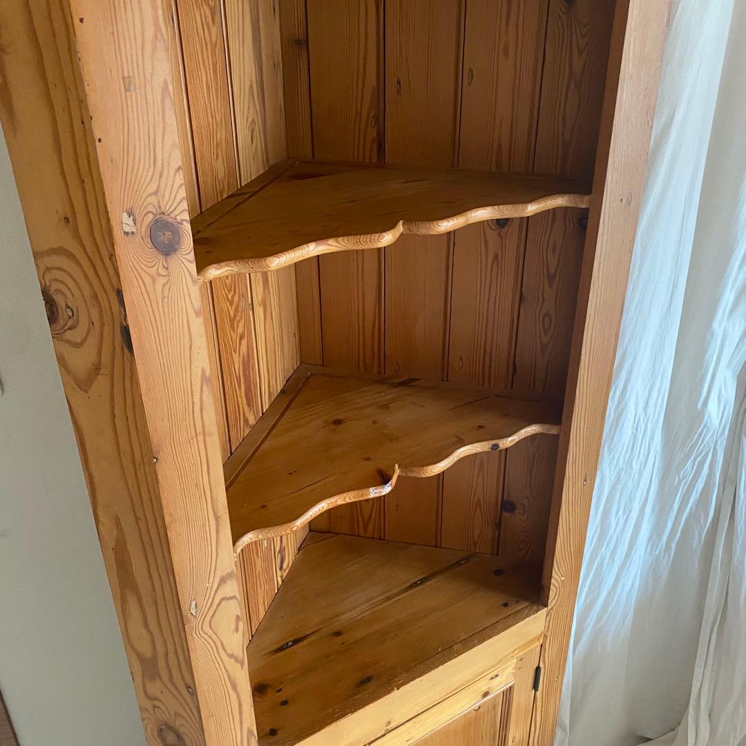 アンティーク　カントリー　パイン材　コーナーキャビネット　シェルフ　カップボード