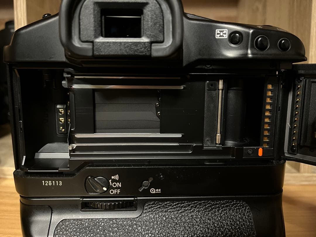 フィルムカメラ Canon eos-1v pb-e1