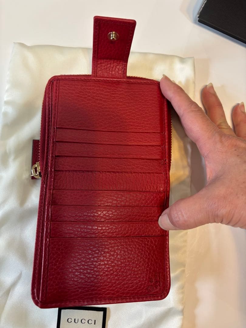 GUCCI GGパターン 二つ折り財布コンパクトウォレットラウンドジップ
