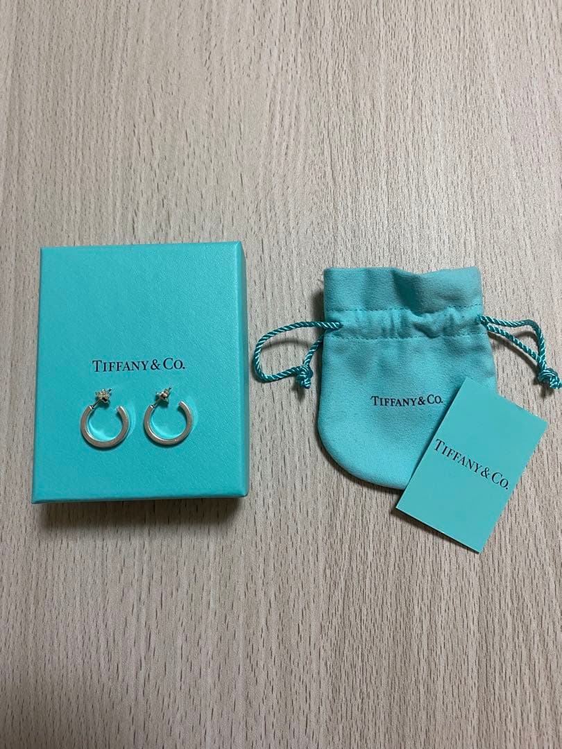 Tiffany & Co. （両耳用）シルバー フープピアス1837スモール