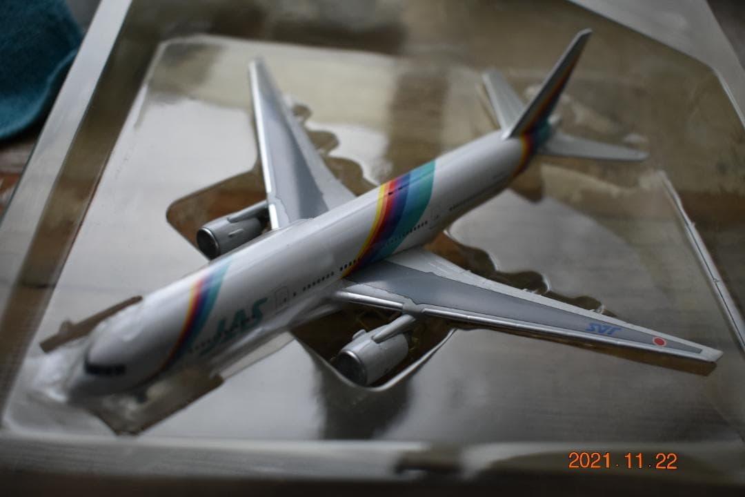 1/400 JAS B-777-200 JA008D　日本エアシステム　赤字処分