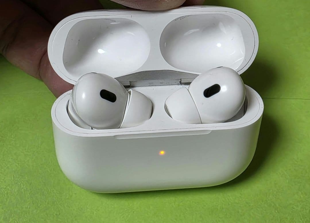 AirPods Pro2 本体 ホワイト 充電ケース付き lightning