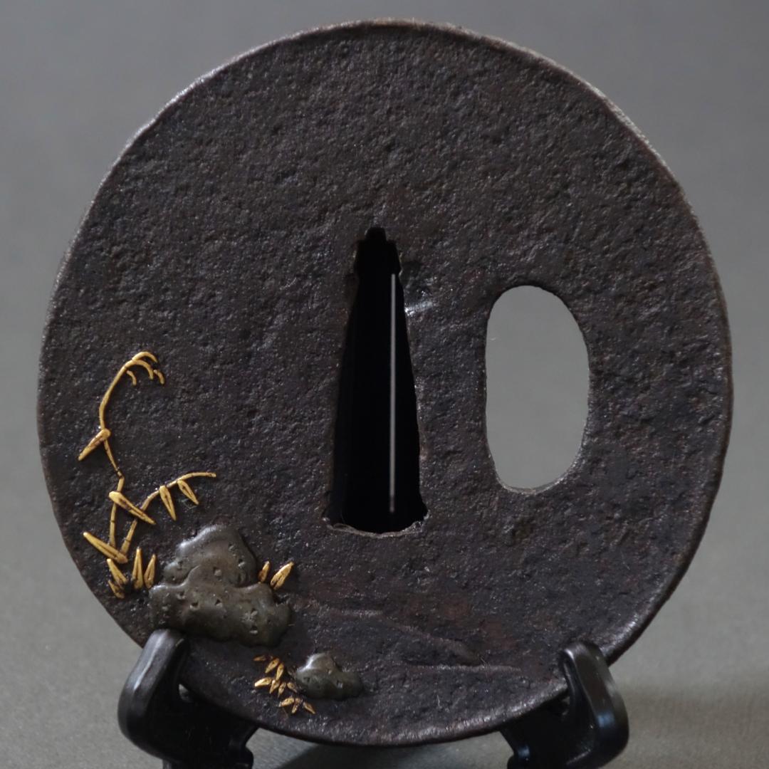 【金銀銅象嵌 鴛鴦図鍔】(鍔箱付き) 鍔 鐔 鉄地 刀装具 日本刀 武具 骨董