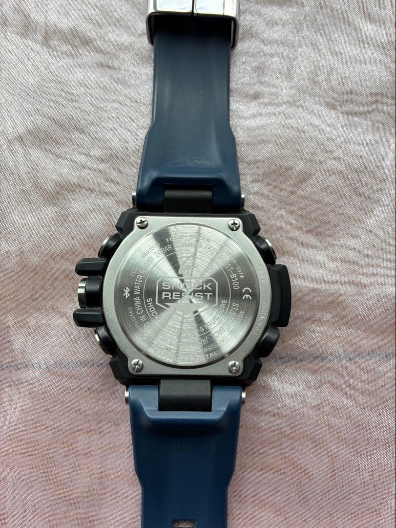 CASIO G-SHOCK　GST-B100XA-1AJF カーボンソーラー