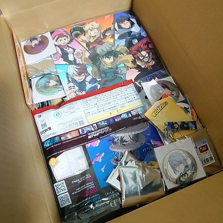 アニメグッズ ノンジャンル 大量 まとめ売り アクスタ 缶バッジ マスコット 他