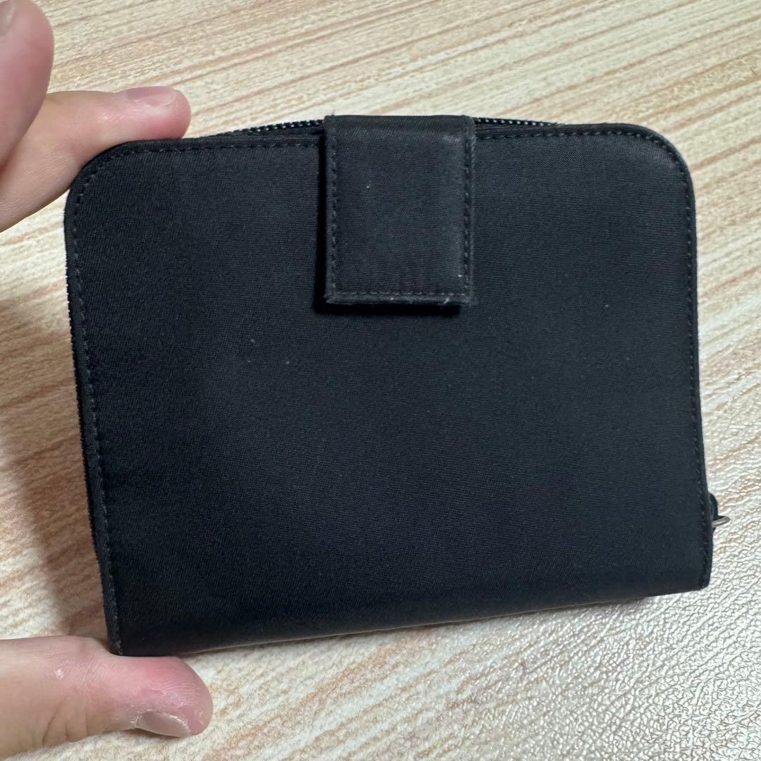 美品✨プラダ　折り財布　ラウンドファスナー　三角ロゴ