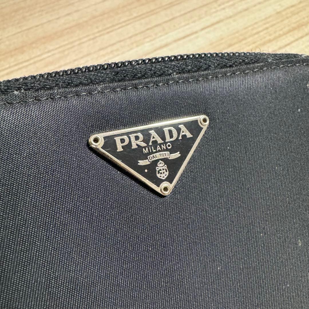 美品✨プラダ　折り財布　ラウンドファスナー　三角ロゴ