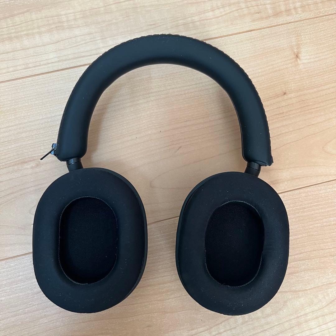 Sony WH-1000XM5ワイヤレスヘッドホン　黒　ケース付き
