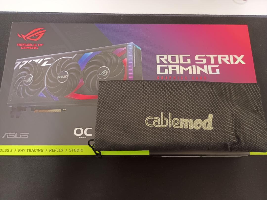ROG RTX4070 OC 12GB 美品 箱付＋CableMod赤
