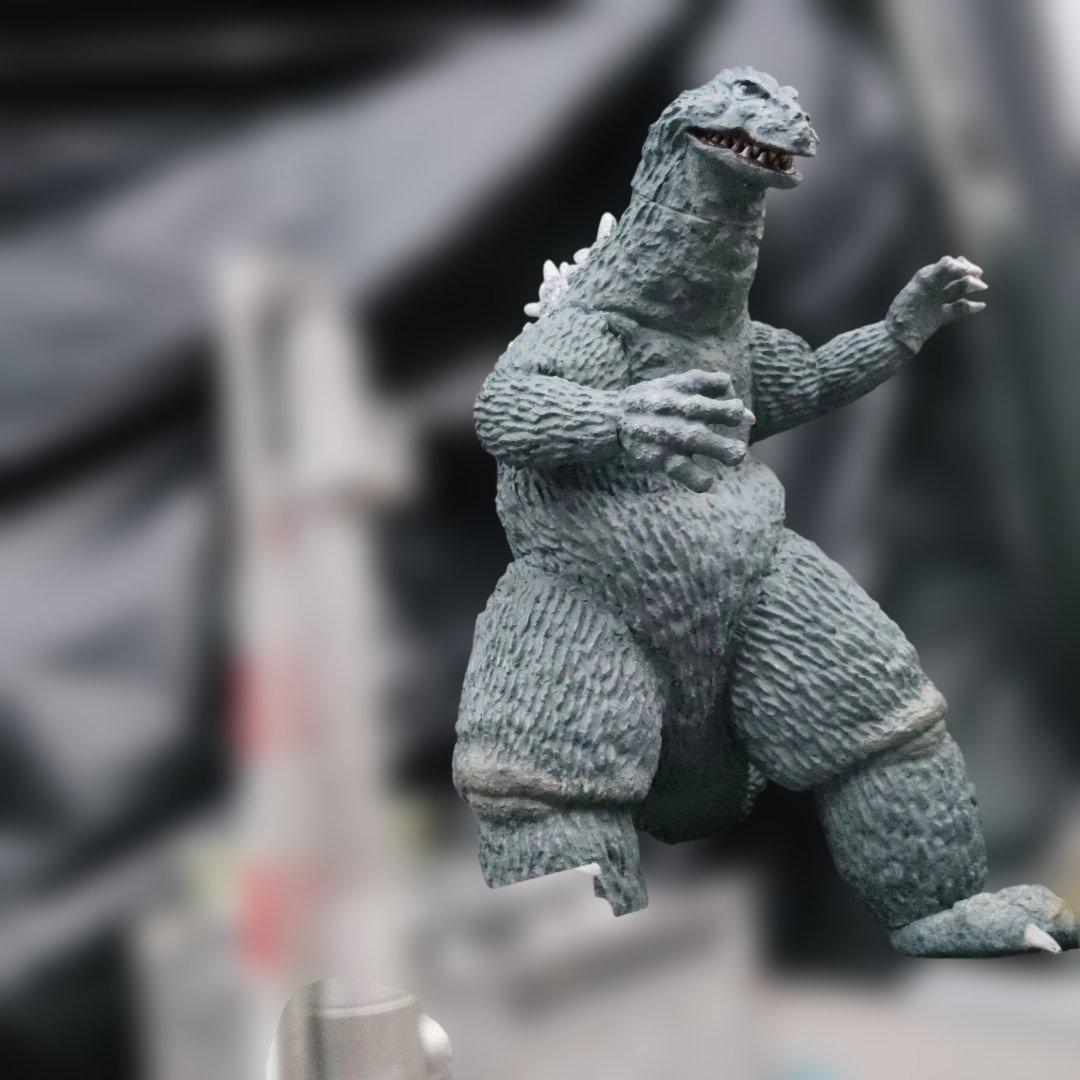 イノウエアーツＮATOキンゴジ。組み立て塗装済。ジオラマ付き！