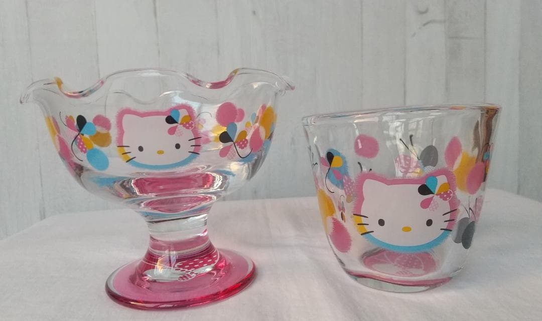 キティ　デザートグラス　ガラスボウル　皿　食器　蝶　クローバー　箸スプーン付き