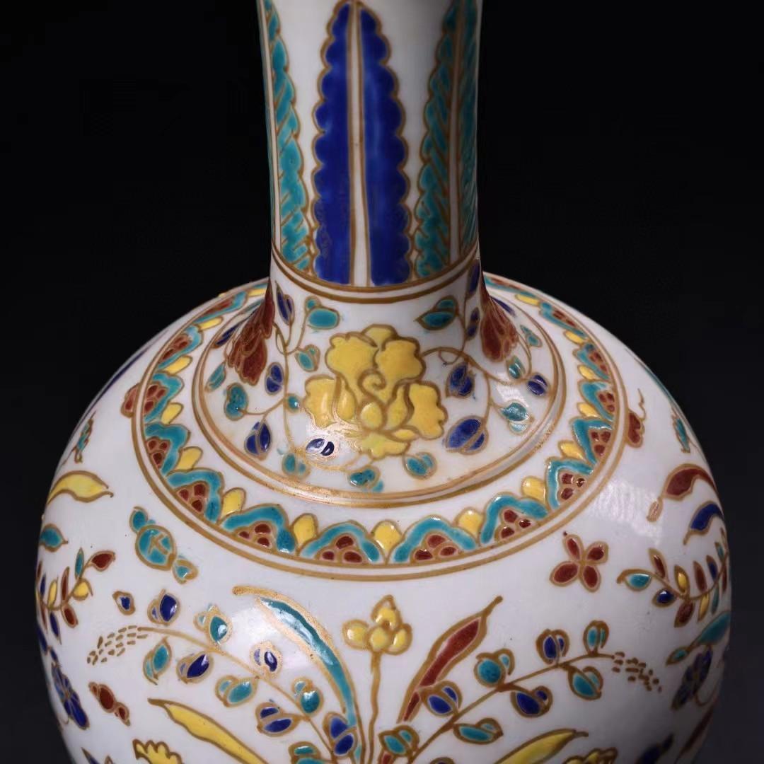 中国古美術・旧蔵粉彩陶磁器の花瓶・純銀の花飾り台座・置物・純手描き・文房具・箱付