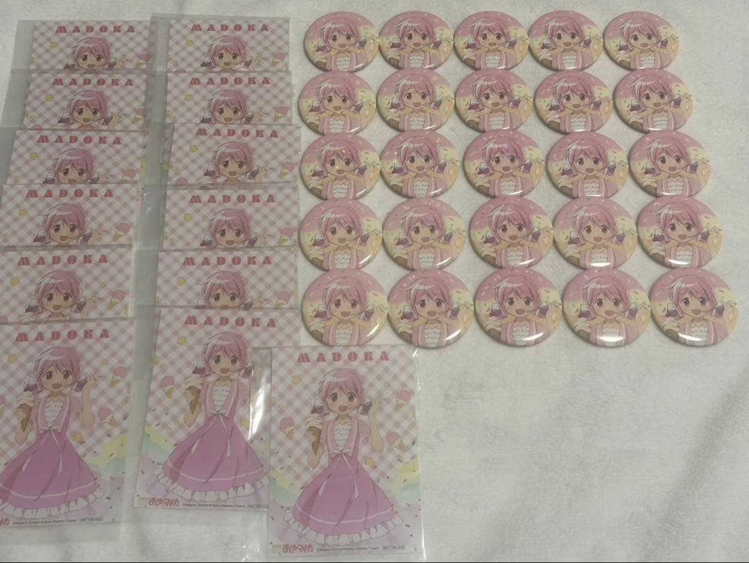 まどマギ　鹿目まどか　アイスクリームパーティ　缶バッジ25個　ブロマイド10枚