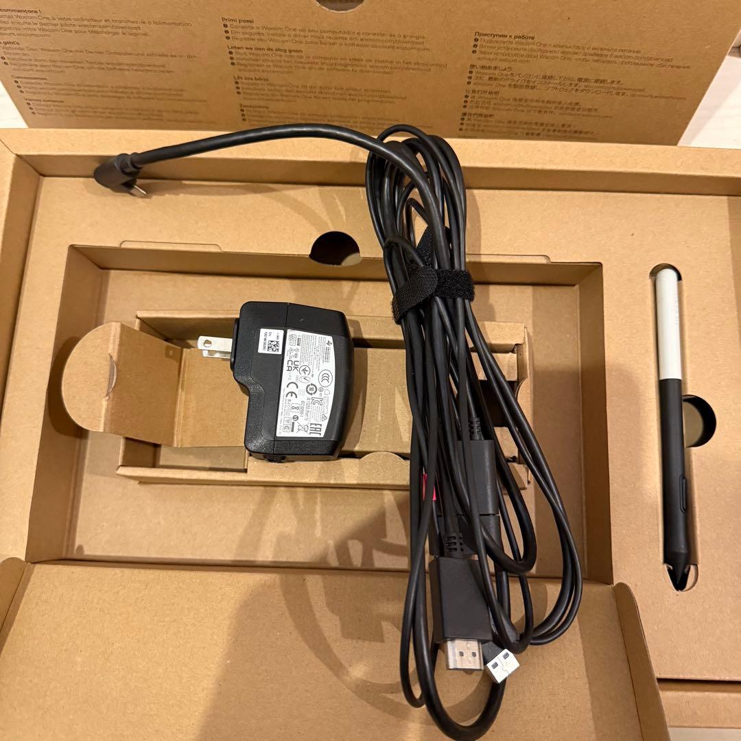 Wacom One Creative Pen Display 本体