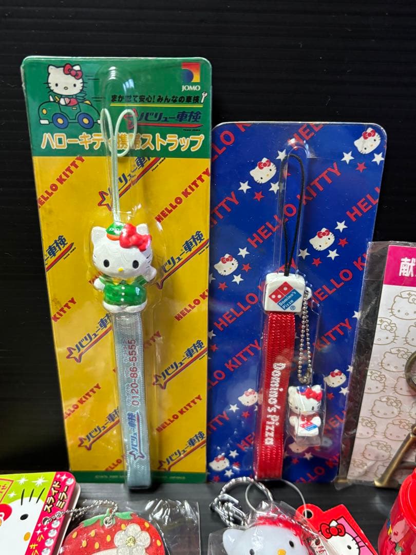 サンリオ　キティ　ストラップ　キーホルダー　ピンバッジ　他　セット