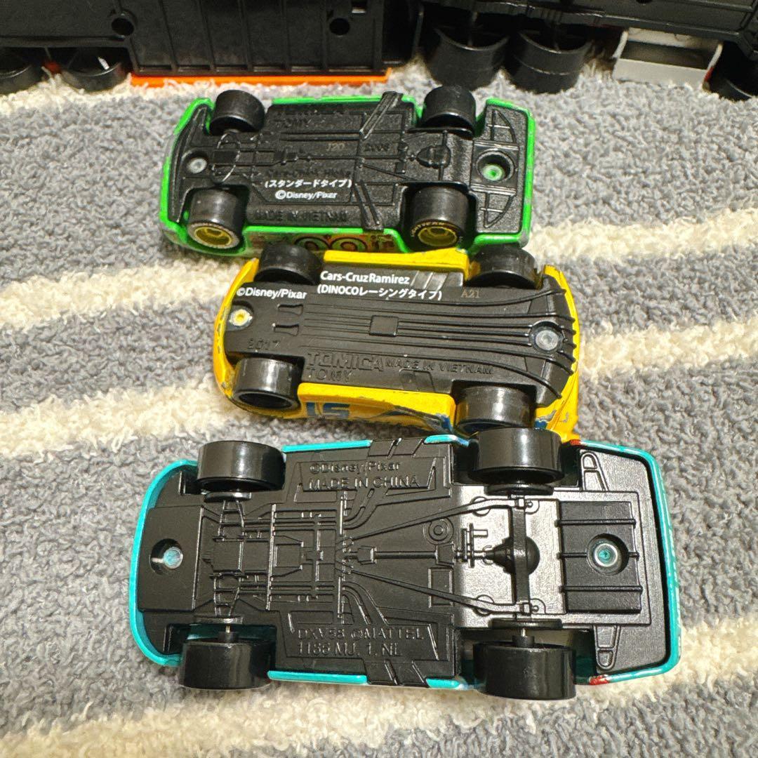 カーズ　トレーラー　ミニカー　セット
