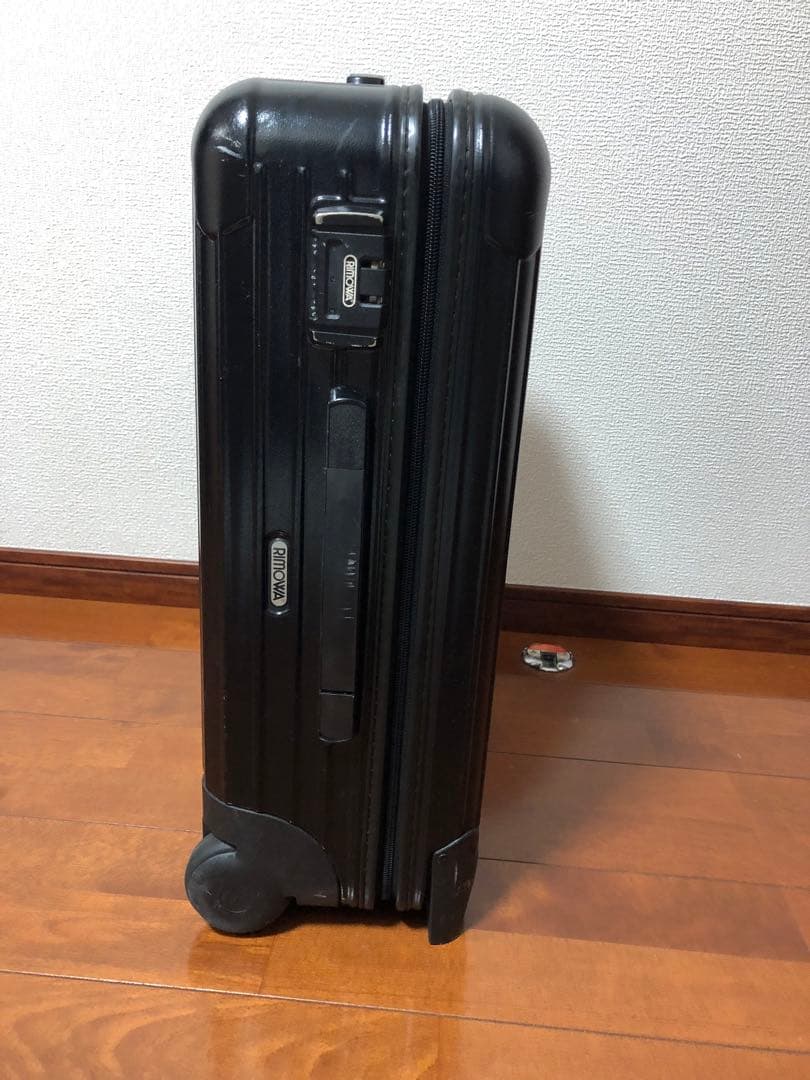 ※難あり【USED】リモワ　機内持込　二輪スーツケース　ブラック