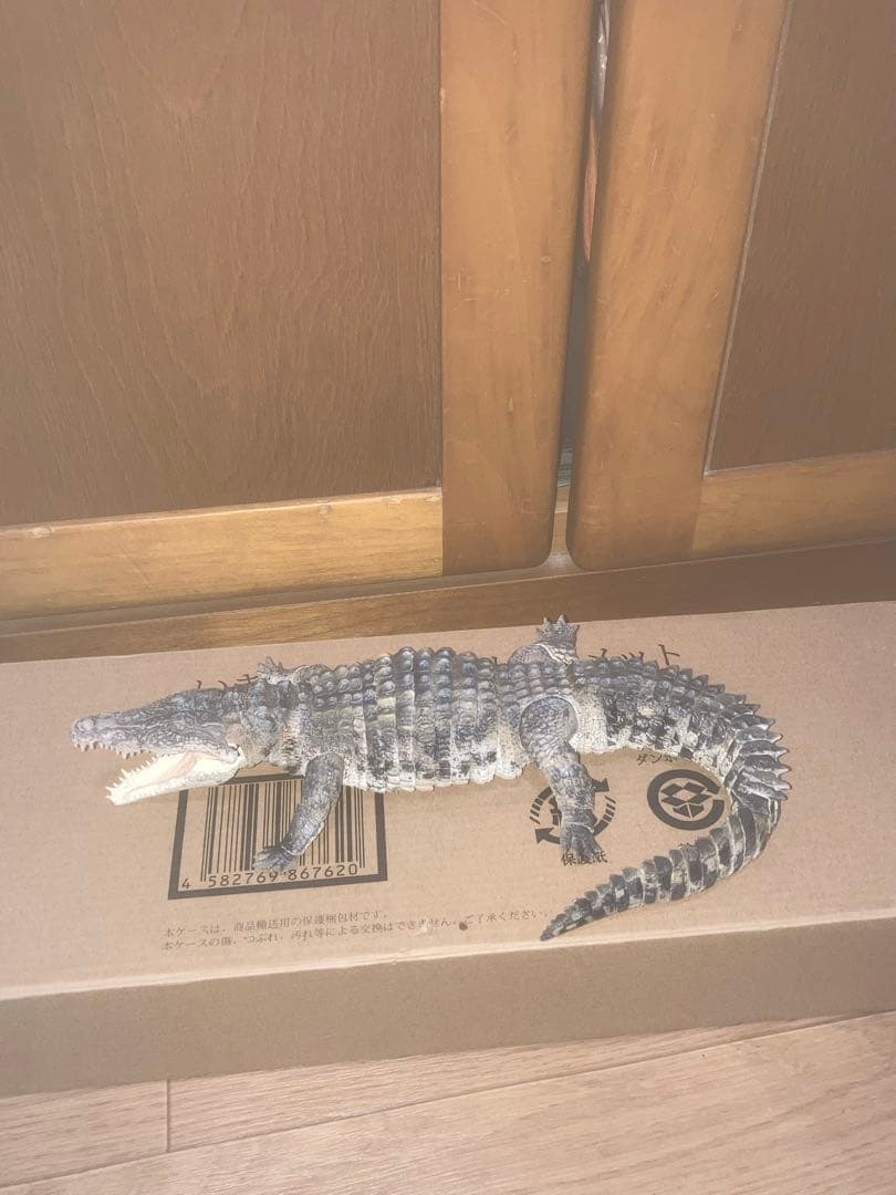ナイルワニ　いきもの大図鑑　バンダイ　ガチャ　フィギュア