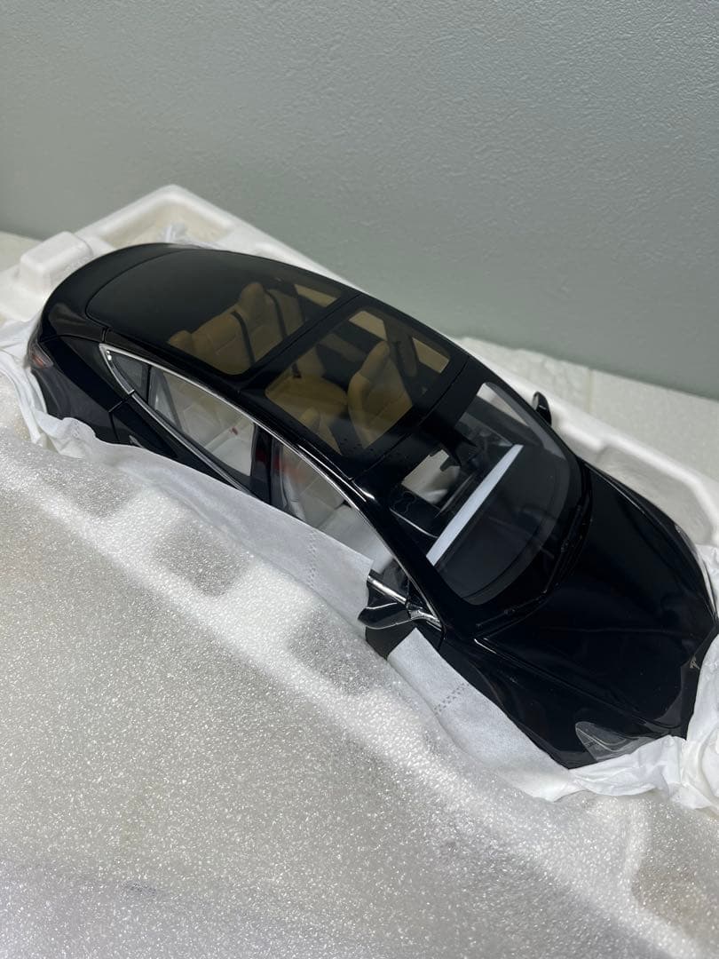 ミニカー　1/18 テスラ　モデル3 ブラック