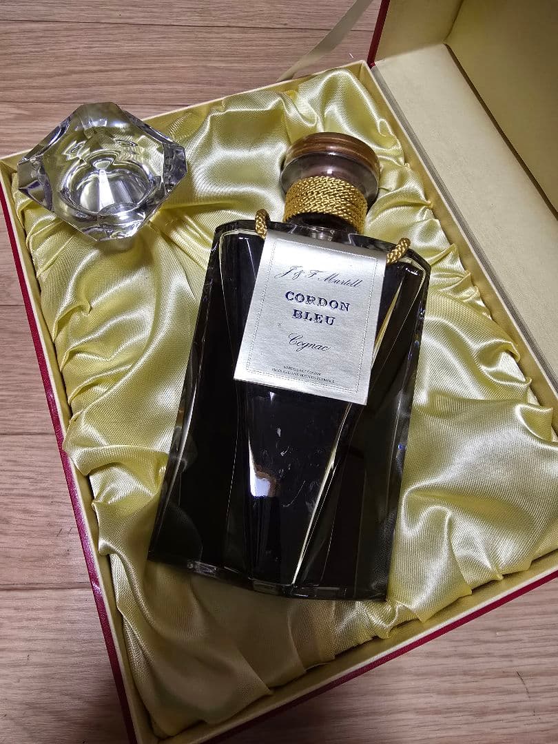 新品未使用 マーテル コルドンブルー バカラボトル ケース付 700ml