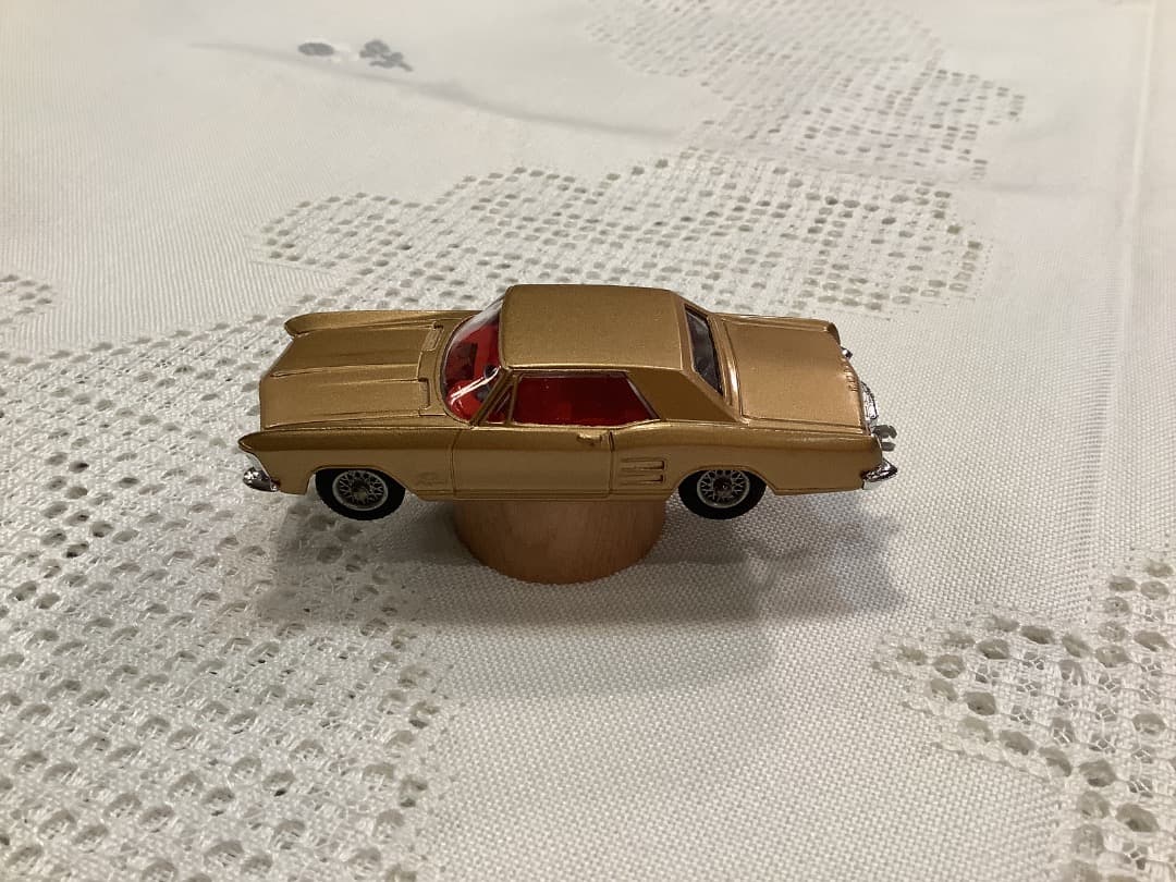 美品　コーギートイズ　BUICK RIVIERA ミニカー