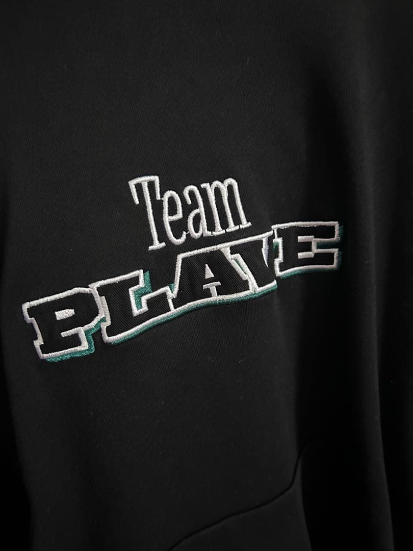 アイドル TEAM PLAVE HOODIE BLACK