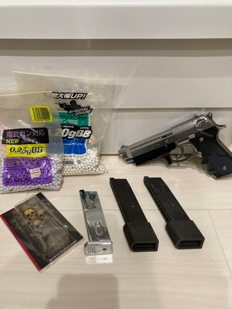 M92F マルイ　ステンレス　ロングマガジン付き　ガスブローバック　ガスガン