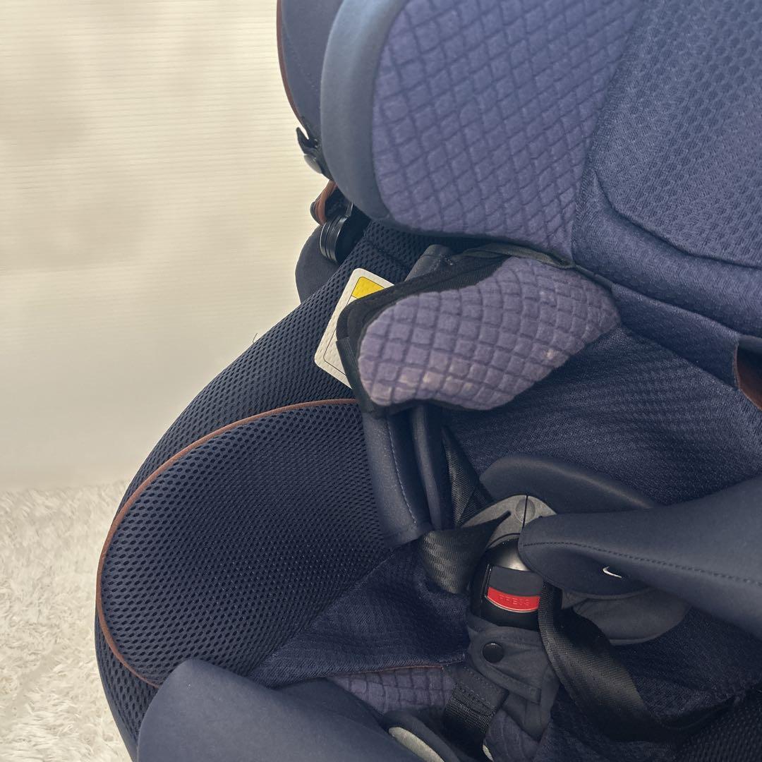 エールべべ クルットR ウィ リュクスネイビー チャイルドシート