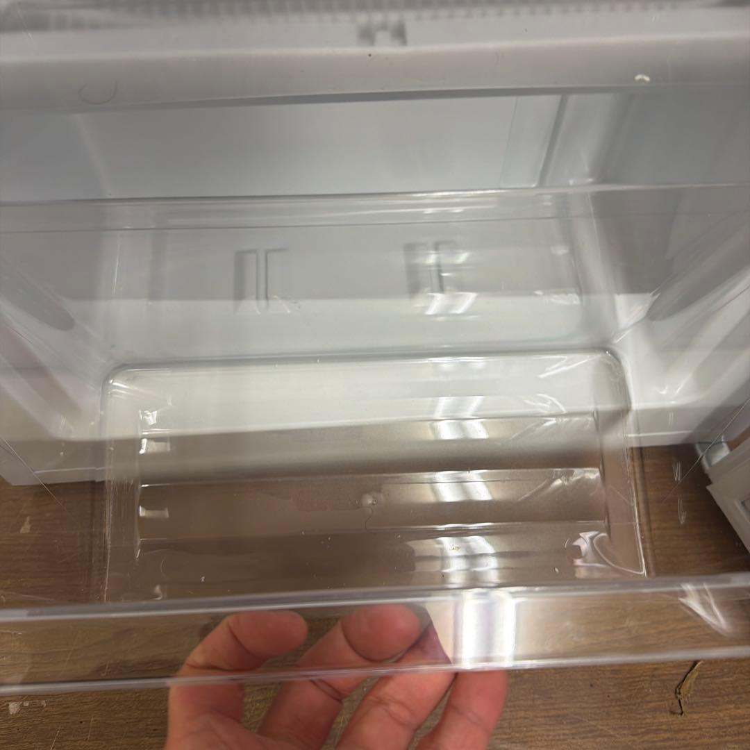 送料無料2023年式　HF-A61W Hisense 冷凍庫 ホワイト