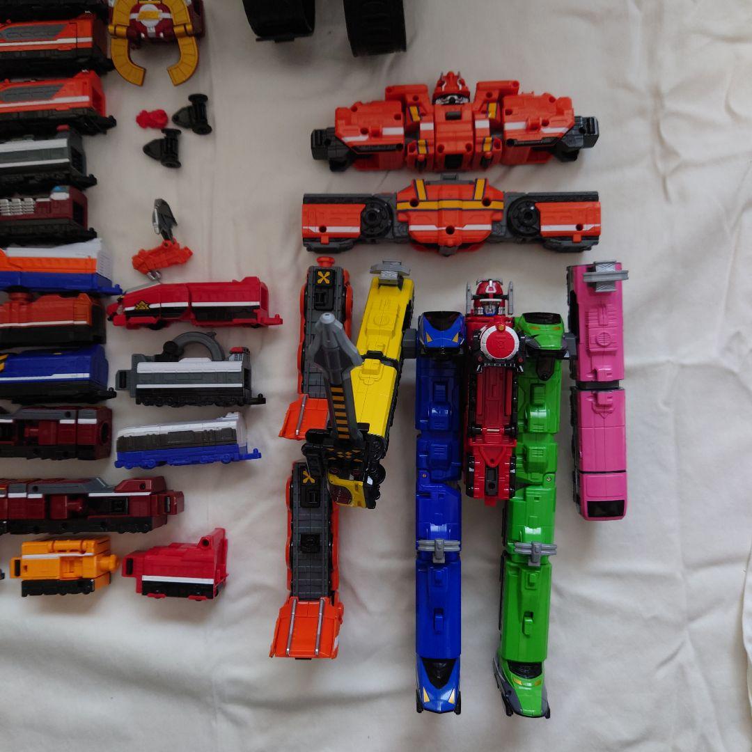 【トッキュウジャー】戦隊ヒーロー トレインフィギュアセット　バンダイ