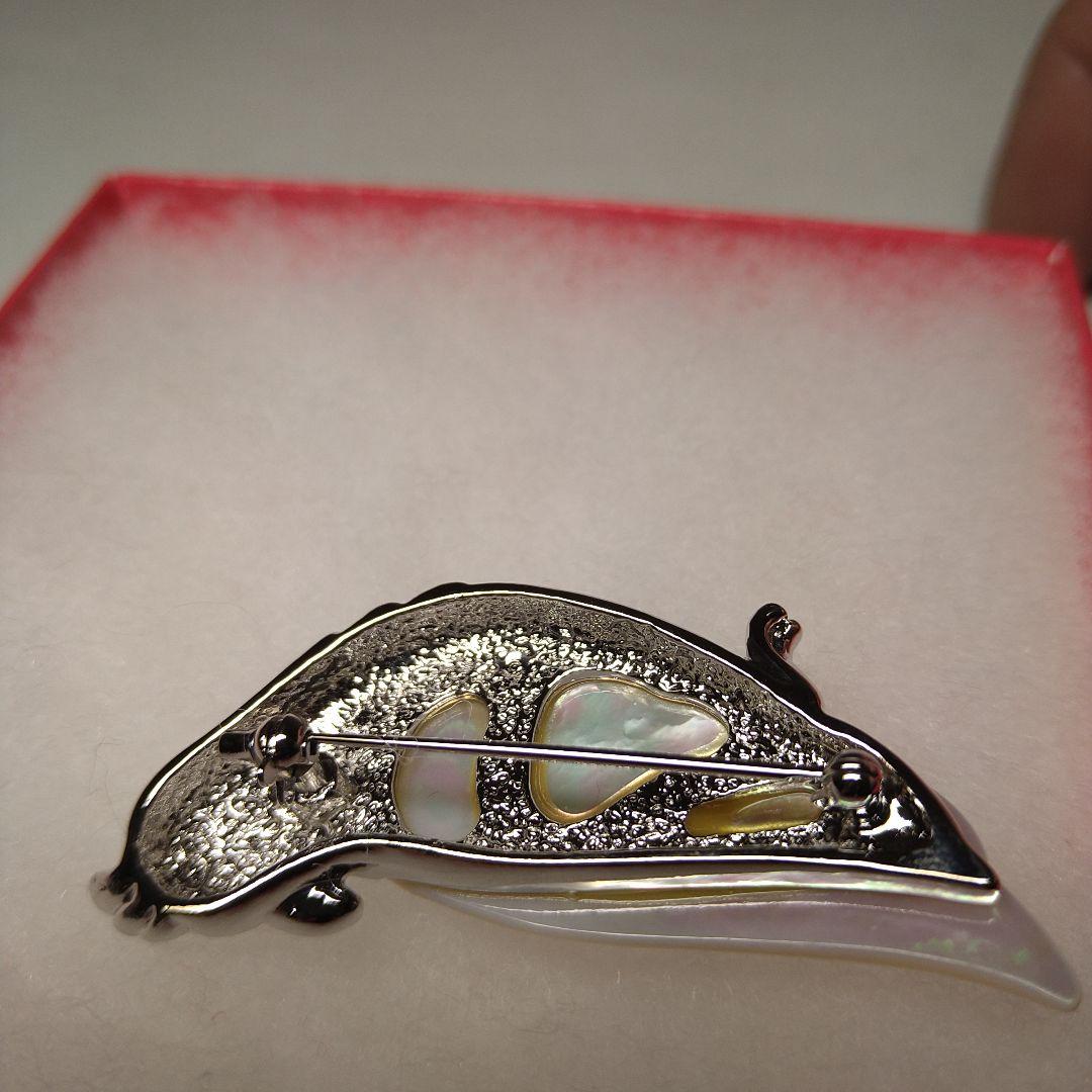 TASAKI 鳥の形 ブローチ　真珠　貝　螺鈿