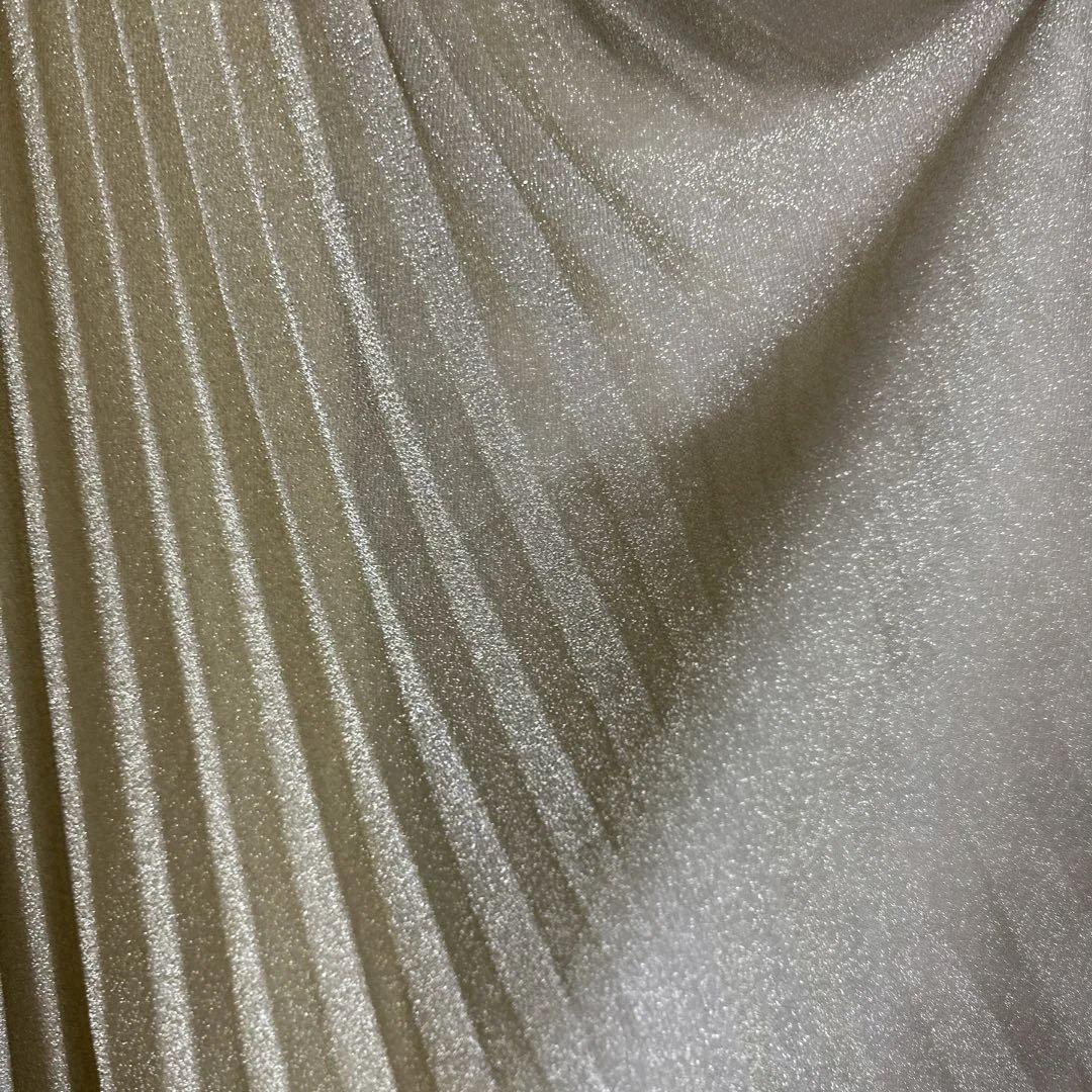 キラキラがかわいいライトグリーンがかったイエロー カラードレス