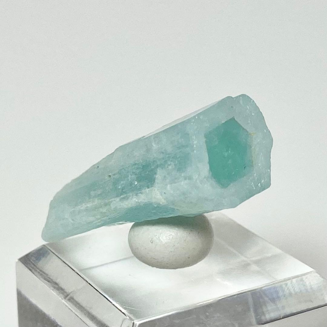 ベリル　アクアマリン　緑柱石　鉱物標本　原石　天然石　ストーン　エメラルドコア