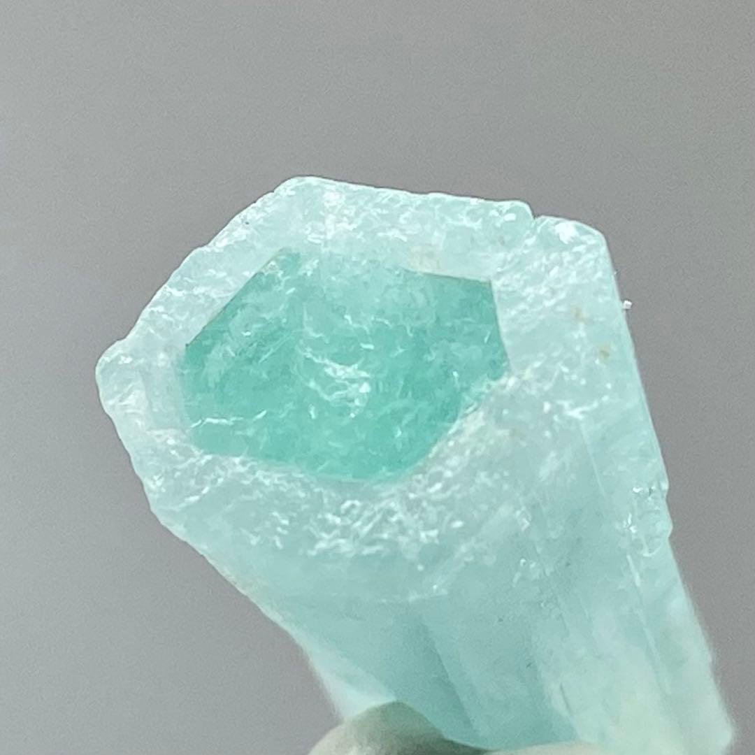 ベリル　アクアマリン　緑柱石　鉱物標本　原石　天然石　ストーン　エメラルドコア