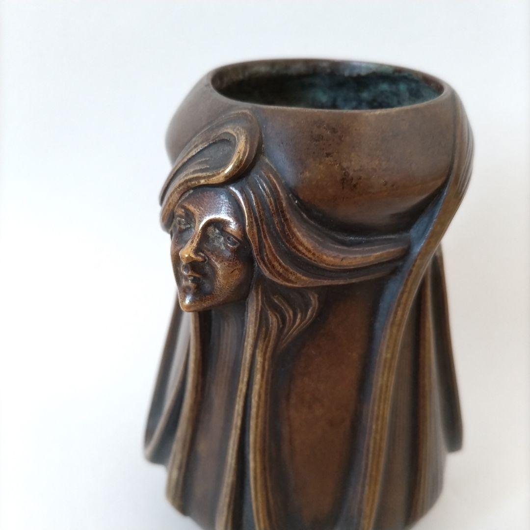 【匿名配送】アール・ヌーヴォー 女性像 花器