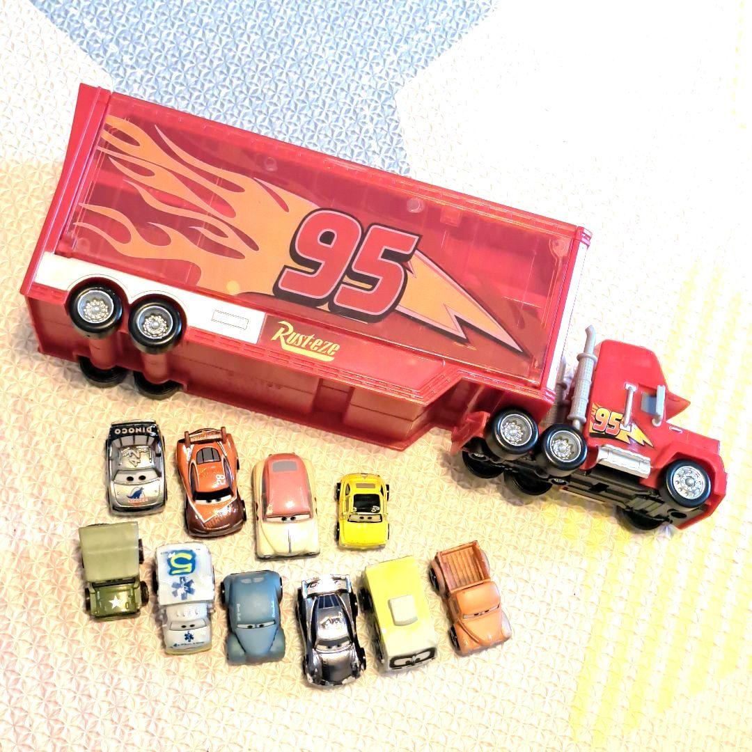 ミニミニカーズ　ライトニング・マックィーン トレーラーセット　ミニカー10台