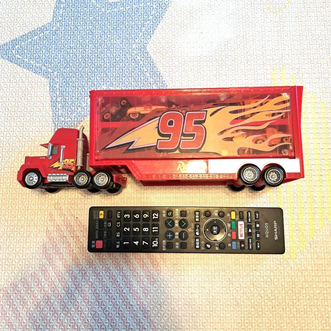 ミニミニカーズ　ライトニング・マックィーン トレーラーセット　ミニカー10台