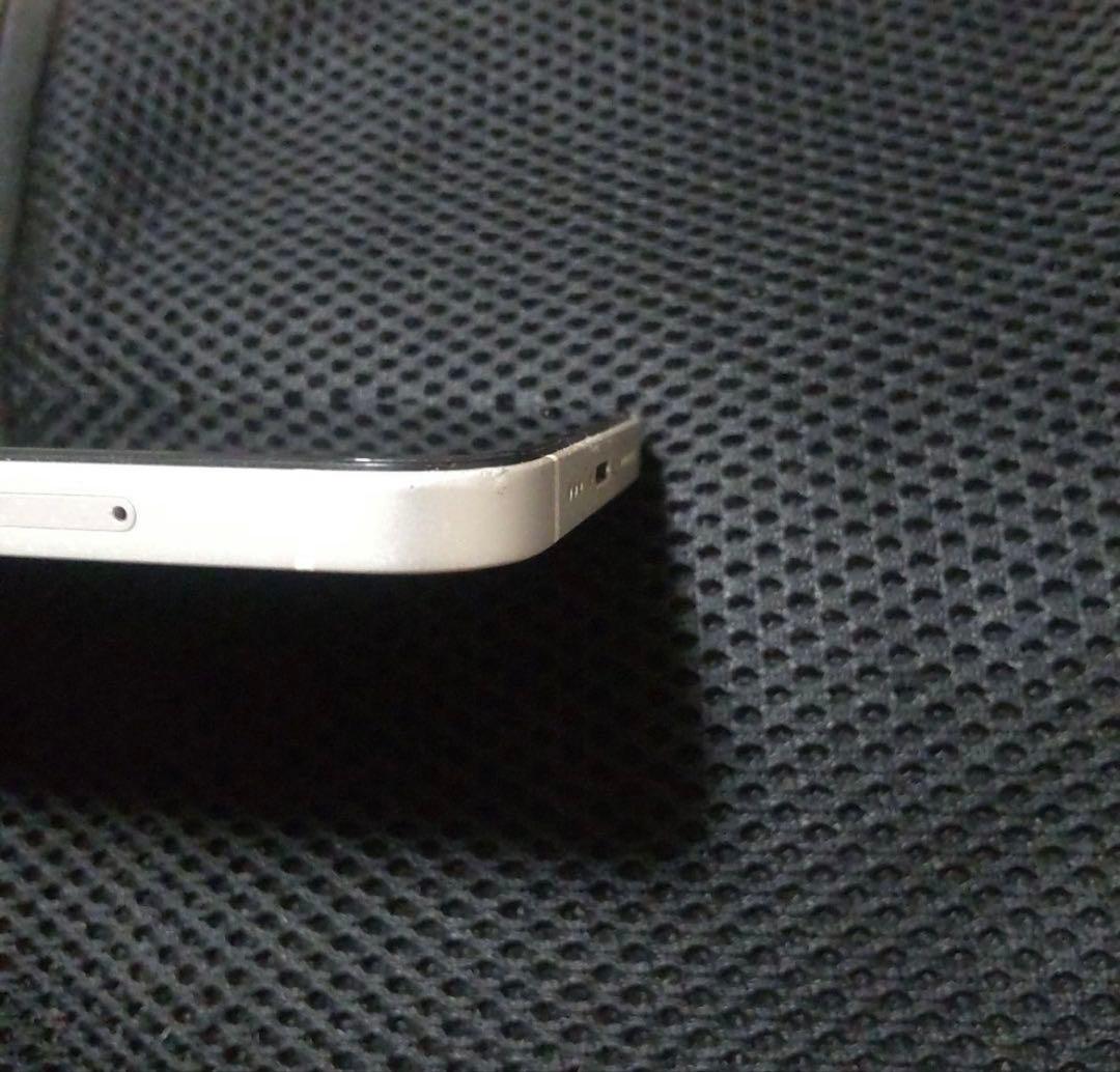 【中古】Apple iPhone 13 ホワイト 本体＋箱 画面交換済み