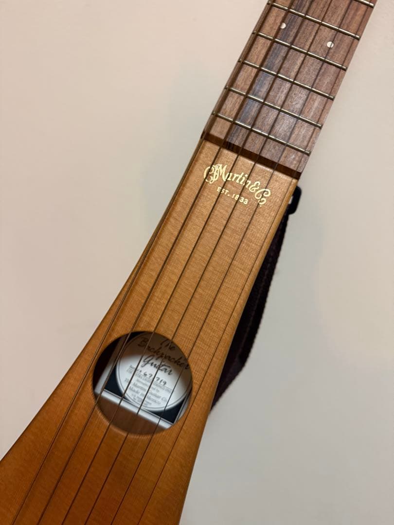 Martin backpacker ギター