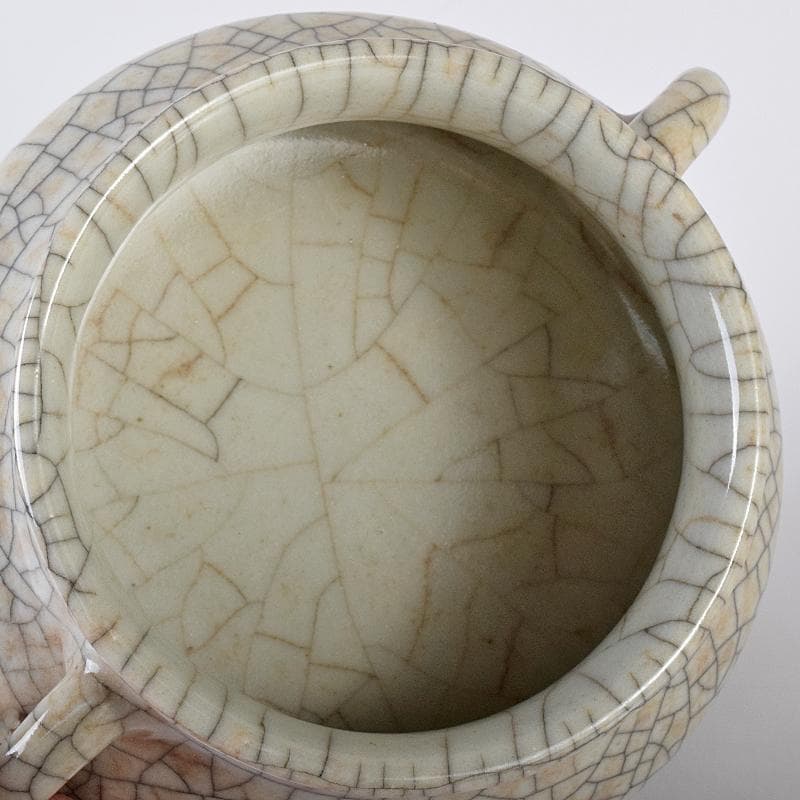 中国　大明成化年製　哥窯　白磁　金糸鉄線　氷裂文　双耳香炉　M　7991E