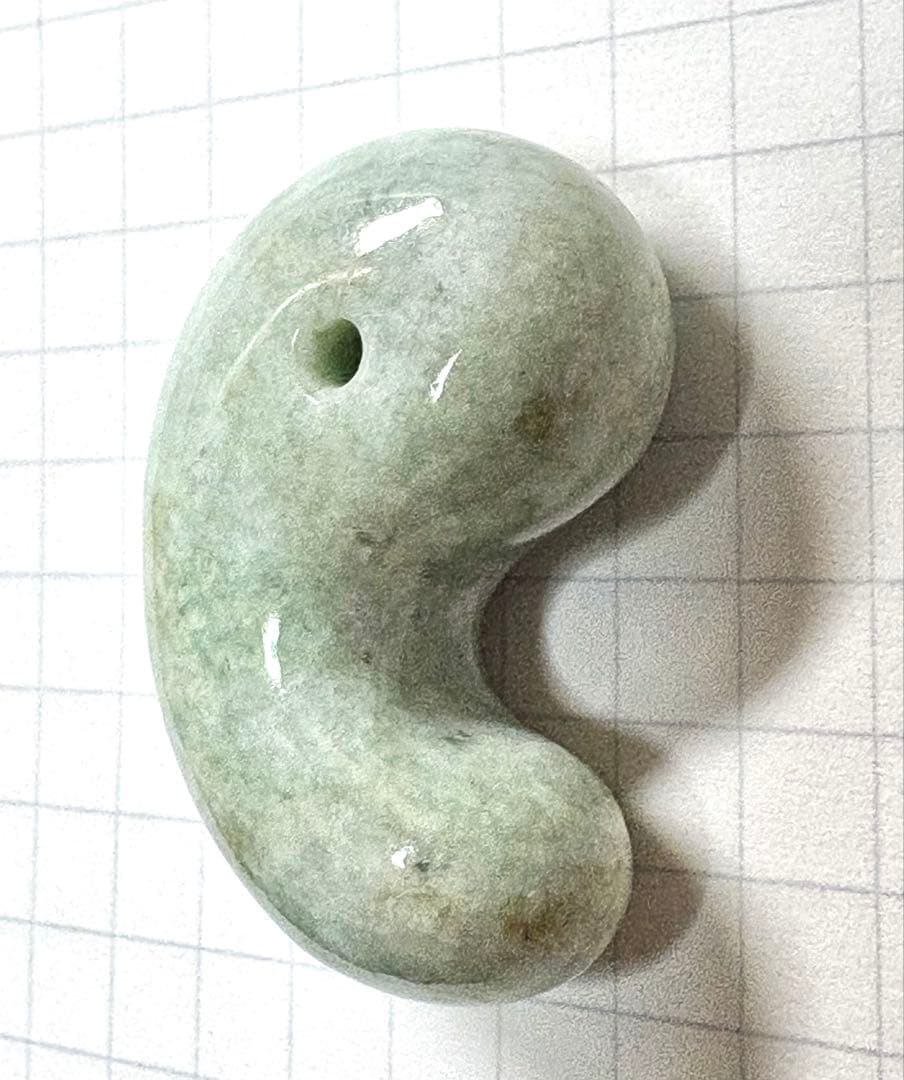 糸魚川翡翠　勾玉　アナヒータストーンズ