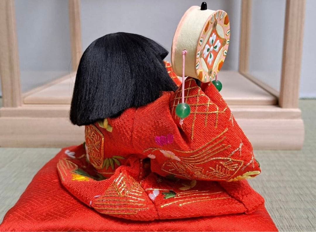 有識御人形司 十二世 伊東久重 作 木彫 御所人形「童子(でんでん太鼓)」共箱