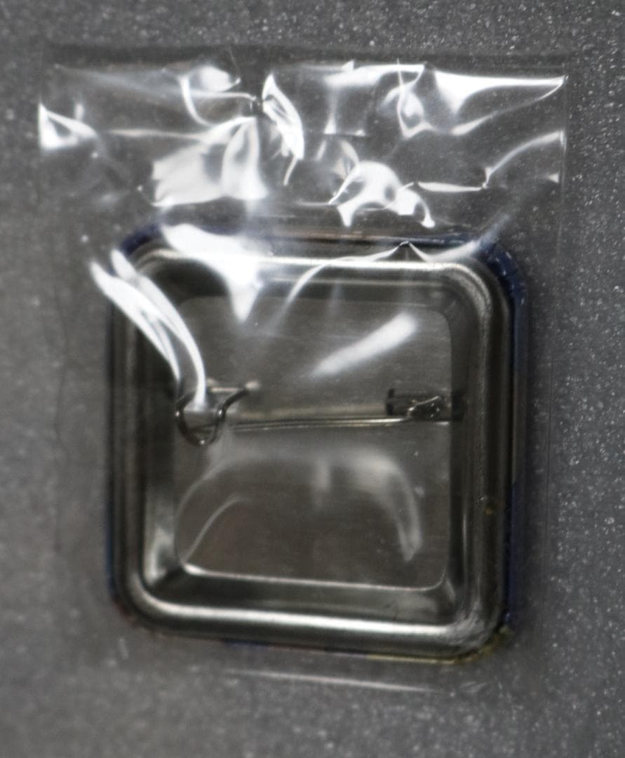 d➕FGO➕　アルトリア・ペンドラゴン　スクエア　缶バッジ