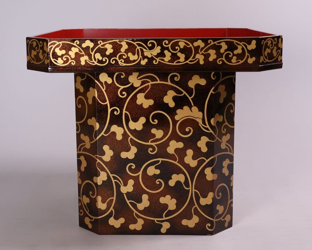 唐草蒔絵 三宝 高25.5cm 木製 朱塗 三宝台 金蒔絵 仏具【MA685】