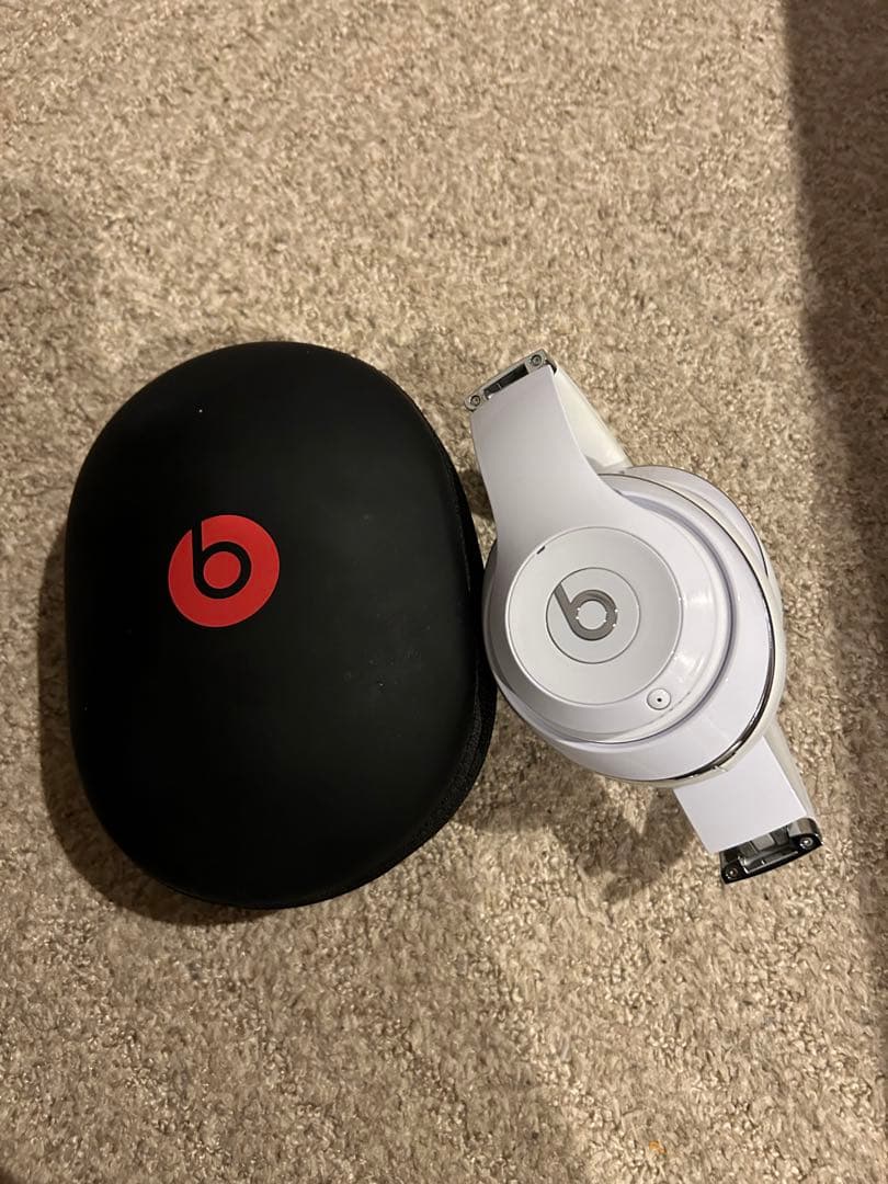 Beats ワイヤレスヘッドホン ホワイト ケース付き