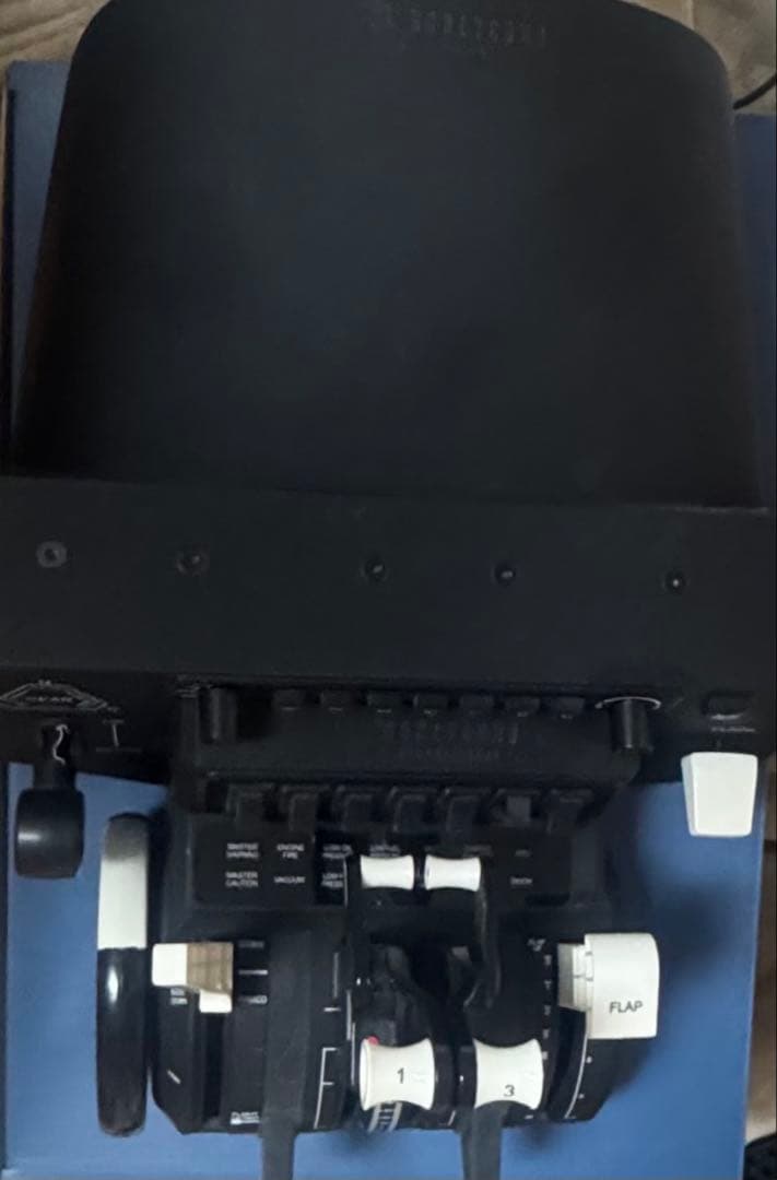 PC用ゲームコントローラー・コンバーター Honeycomb Bravo Throttle Quadrant