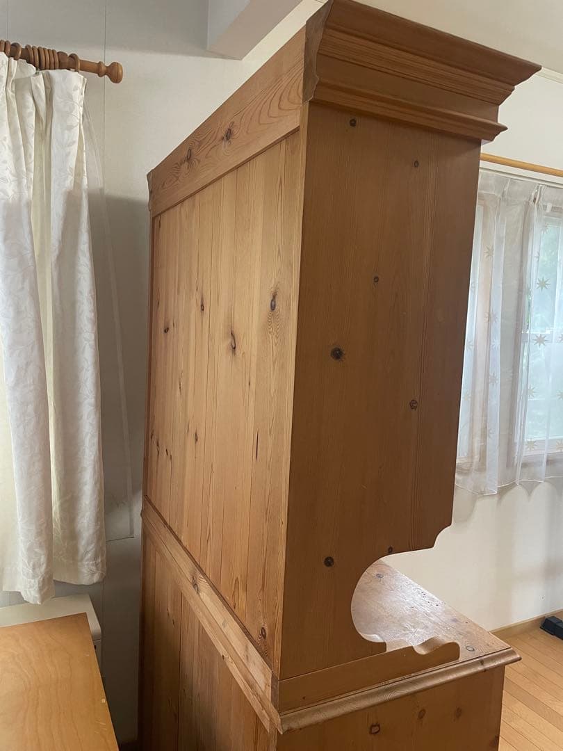 ペニーワイズ⭐︎木製ガラス扉キャビネット⭐︎パイン無垢材