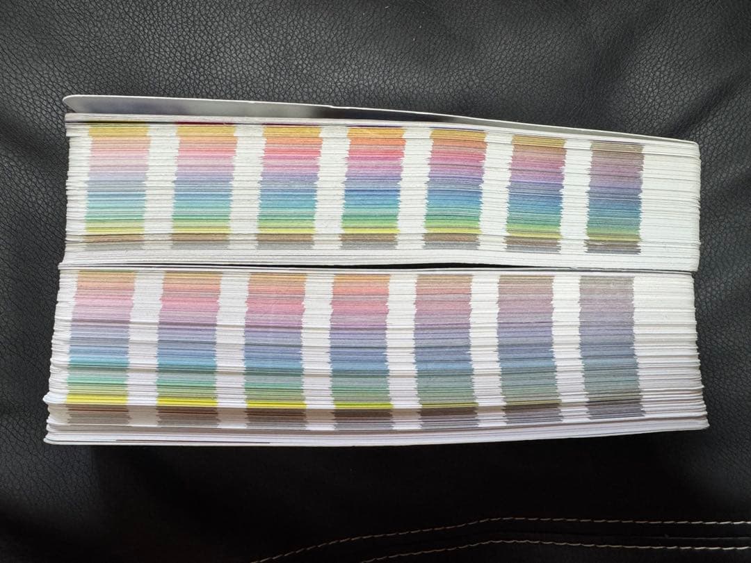 PANTONE パントン　色見本 2冊