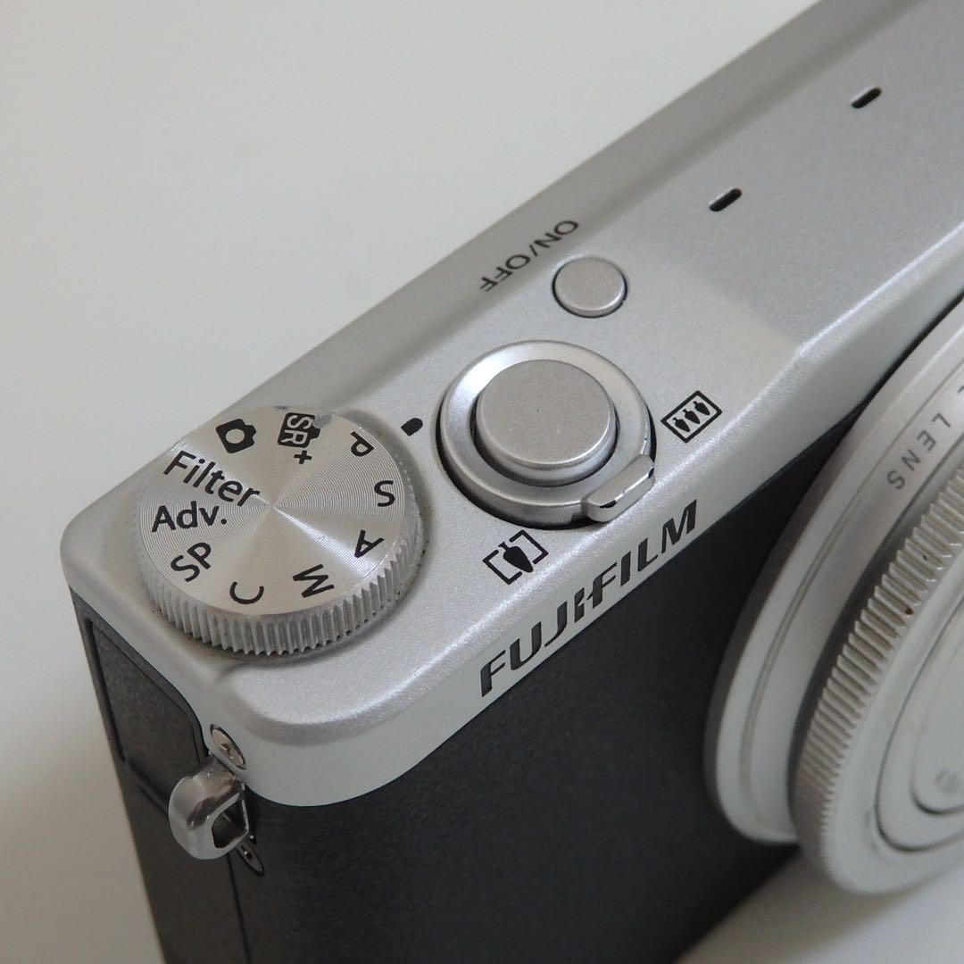 動作確認済　美品　FUJIFILM XQ2 シルバー　フジフイルム