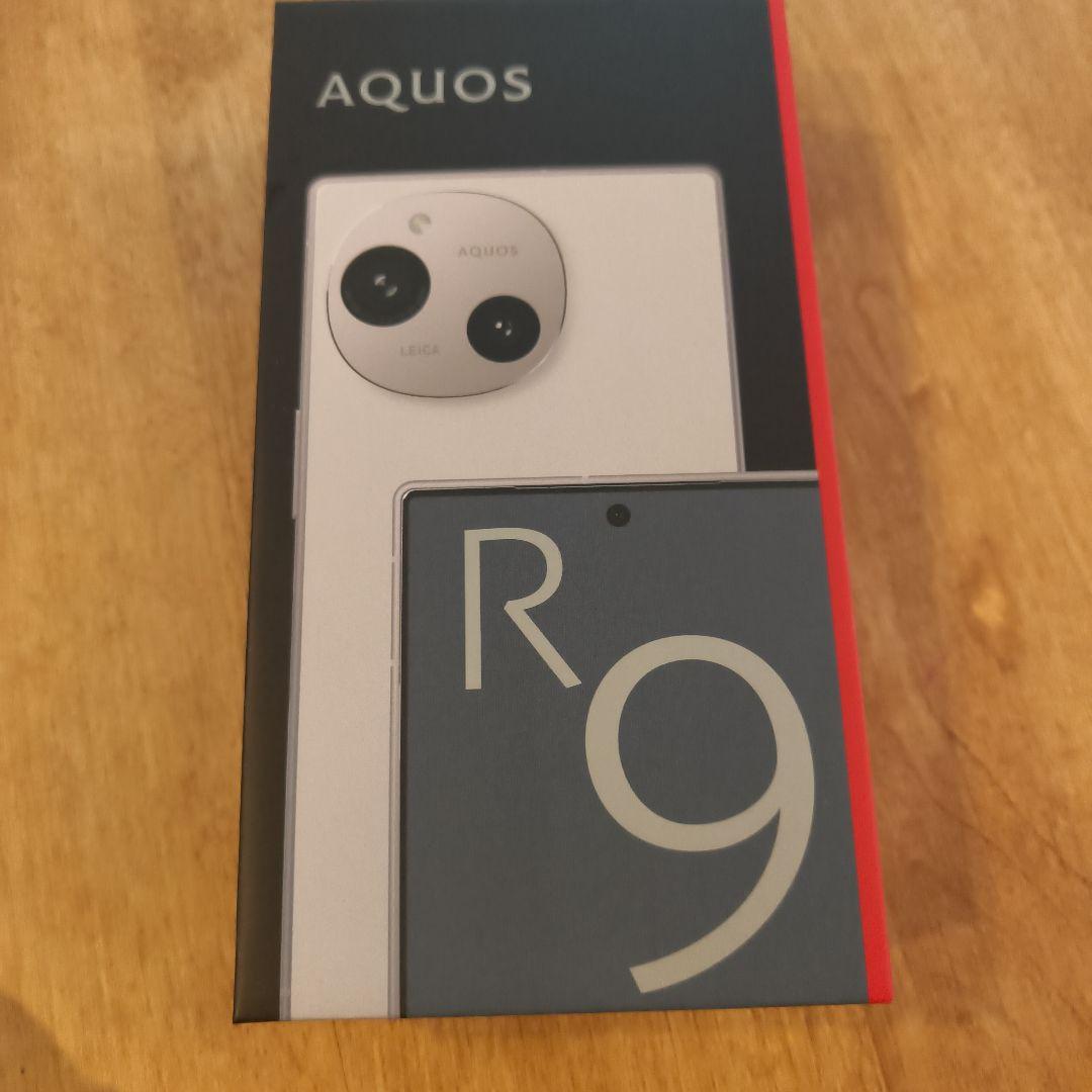 AQUOS R9 SH-M28 SIMフリー　ホワイト
